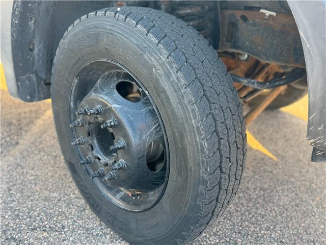 2005 Ford F-450 Chassis XL (Stk: 24-404-1B) in Pembroke - Image 9 of 16