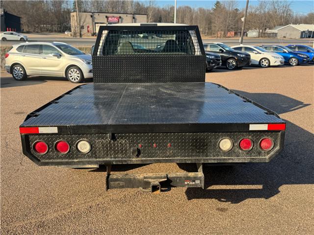 2005 Ford F-450 Chassis XL (Stk: 24-404-1B) in Pembroke - Image 4 of 16