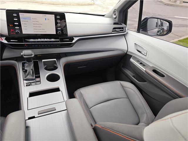 2022 Toyota Sienna XSE 7-Passenger (Stk: 26200A) in Bowmanville - Image 17 of 30