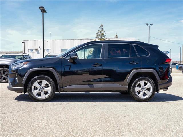 2019 Toyota RAV4 XLE | ALL WEATHER TIRES | SUN ROOF (Stk: U3259A) in Grimsby - Image 3 of 20