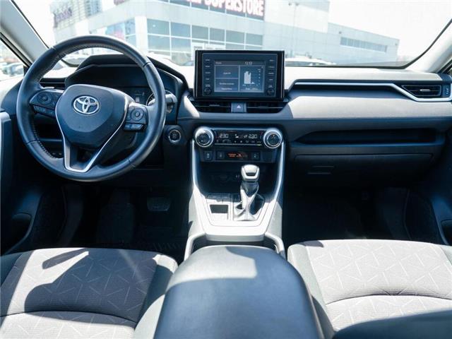 2019 Toyota RAV4 XLE | ALL WEATHER TIRES | SUN ROOF (Stk: U3259A) in Grimsby - Image 9 of 20