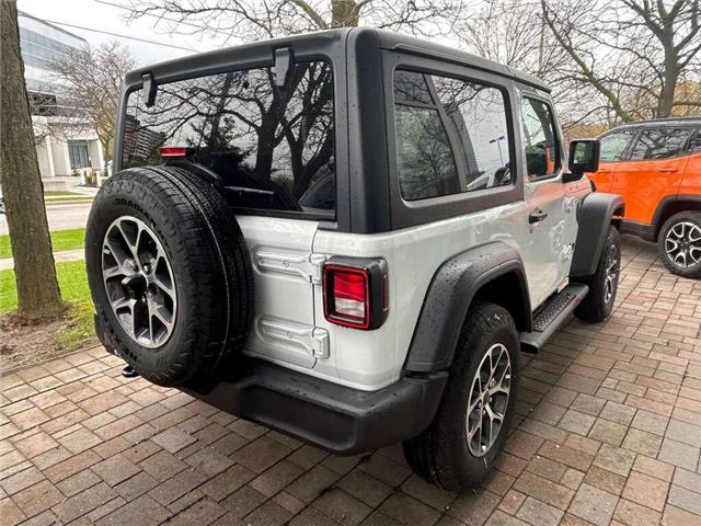 2026 Jeep Wrangler Sport (Stk: 26-0038) in Toronto - Image 5 of 17