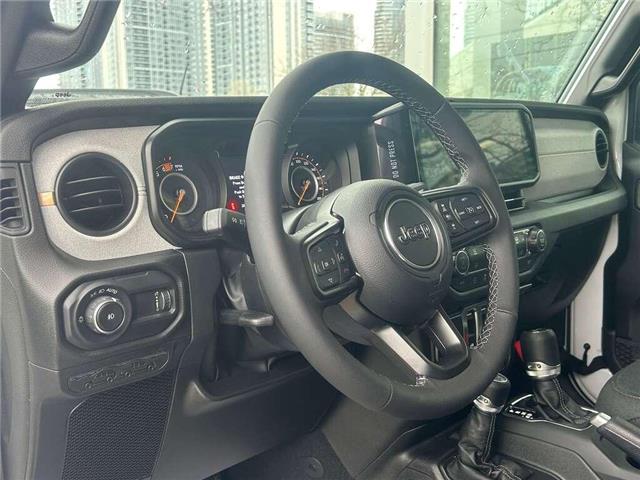 2026 Jeep Wrangler Sport (Stk: 26-0038) in Toronto - Image 7 of 17