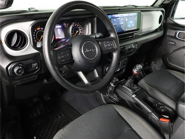 2025 Jeep Wrangler Sport (Stk: 26J099A) in Calgary - Image 13 of 20