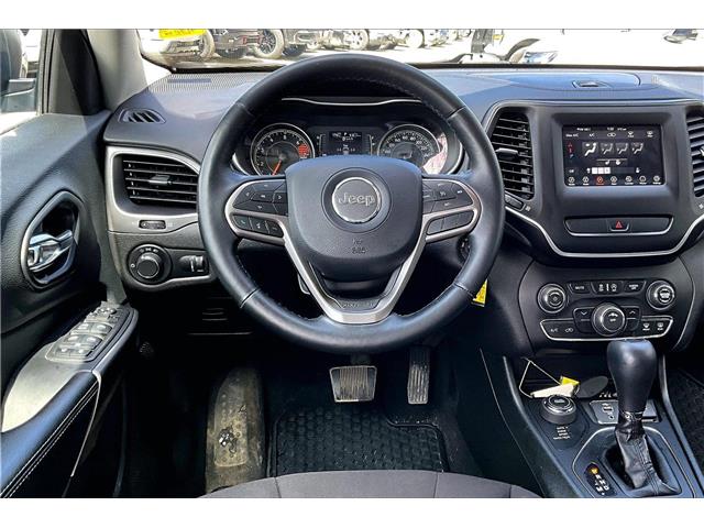 2019 Jeep Cherokee Sport (Stk: 18577U) in Calgary - Image 5 of 30