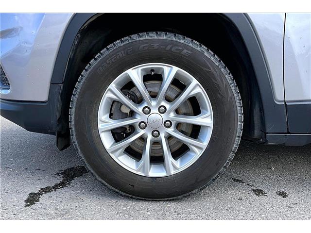 2019 Jeep Cherokee Sport (Stk: 18577U) in Calgary - Image 8 of 30