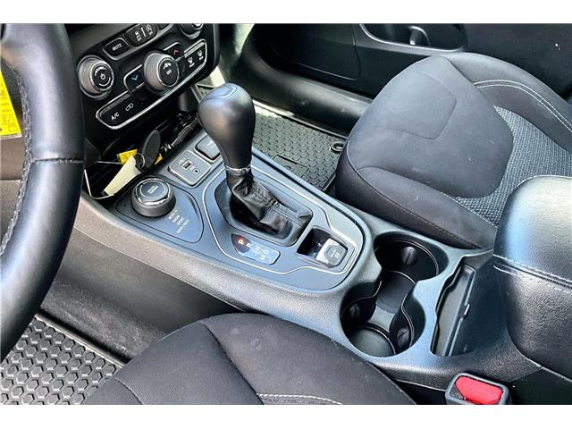 2019 Jeep Cherokee Sport (Stk: 18577U) in Calgary - Image 14 of 30