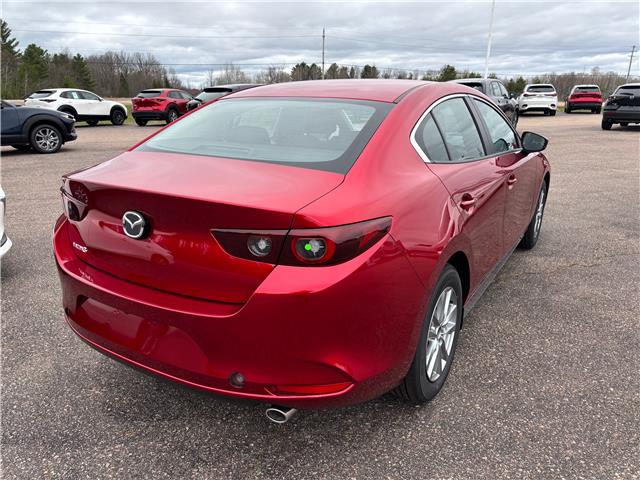2026 Mazda Mazda3 GX (Stk: 226-33) in Pembroke - Image 3 of 6