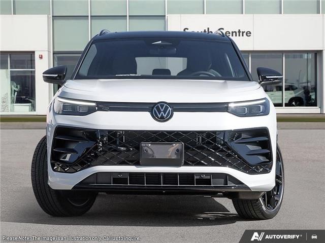2026 Volkswagen Tiguan Comfortline R-Line Black Edition (Stk: UL5378) in Calgary - Image 2 of 26