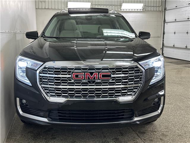 2024 GMC Terrain Denali (Stk: 43910J) in Belleville - Image 2 of 36