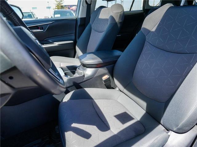 2019 Toyota RAV4 XLE | ALL WEATHER TIRES | SUN ROOF (Stk: U3259A) in Grimsby - Image 12 of 20