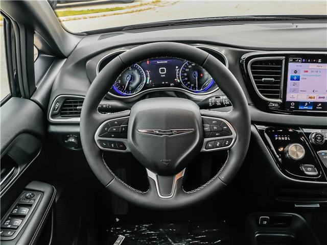 2026 Chrysler Grand Caravan SXT (Stk: 15-26019) in London - Image 3 of 31