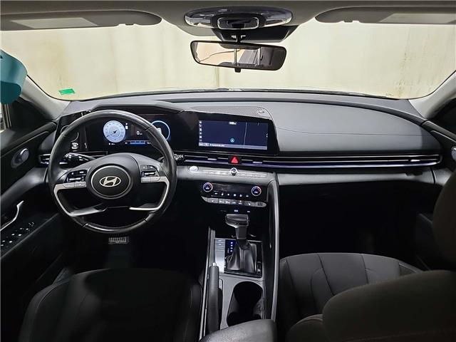 2025 Hyundai Elantra Preferred w/Tech Package (Stk: 43995J) in Belleville - Image 2 of 8