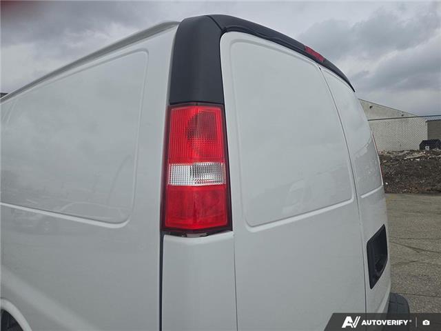 2024 Chevrolet Express 2500 Work Van (Stk: 1004) in Kitchener - Image 10 of 24
