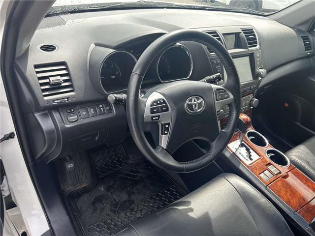 2013 Toyota Highlander Hybrid Limited (Stk: 387004J) in Surrey - Image 8 of 15
