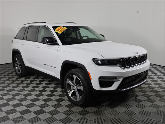 2023 Jeep Grand Cherokee Limited (Stk: A20937) in Calgary - Image 3 of 23 2023 Jeep Grand Cherokee Limited (Stk: A20937) in Calgary - Image 3 of 23