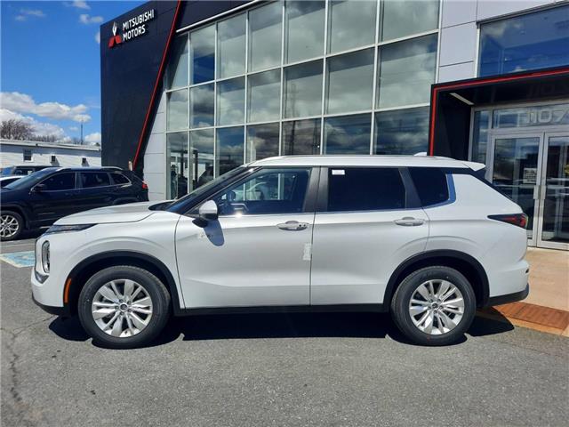 2026 Mitsubishi Outlander SE (Stk: M892) in Cornwall - Image 2 of 2