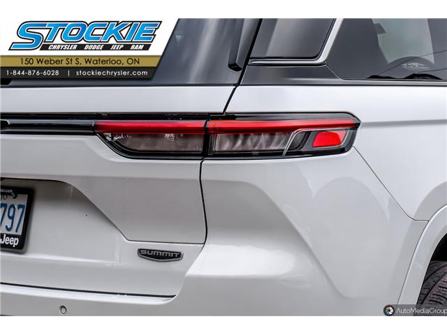 2022 Jeep Grand Cherokee Summit (Stk: L38395) in Waterloo - Image 5 of 30
