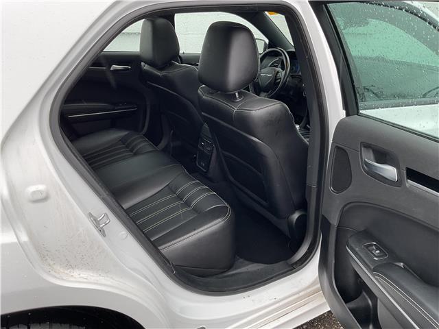2022 Chrysler 300 S (Stk: 260416) in North Bay - Image 10 of 16