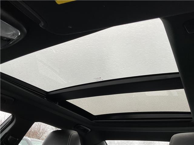 2022 Chrysler 300 S (Stk: 260416) in North Bay - Image 11 of 16