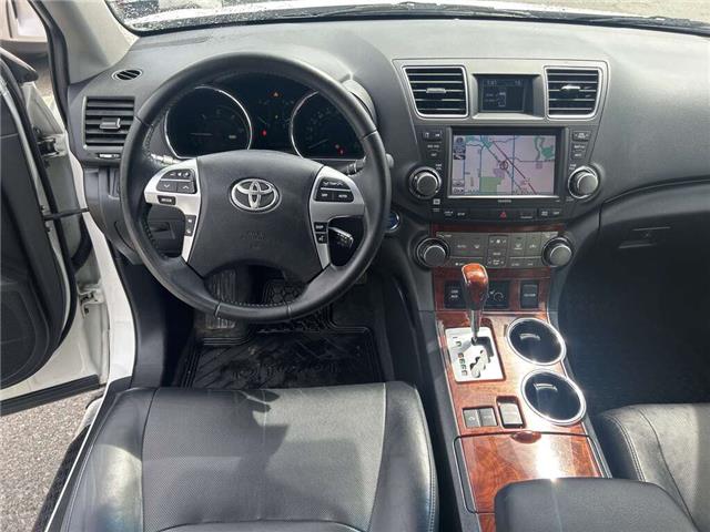 2013 Toyota Highlander Hybrid Limited (Stk: 387004J) in Surrey - Image 10 of 15