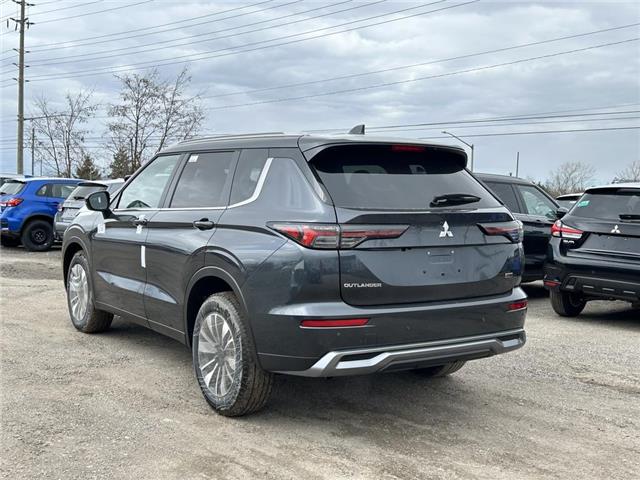 2026 Mitsubishi Outlander LE (Stk: T0227) in Barrie - Image 3 of 16