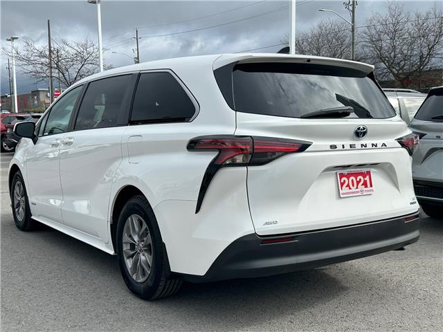 2021 Toyota Sienna LE 8-Passenger (Stk: W7079A) in Cobourg - Image 5 of 24