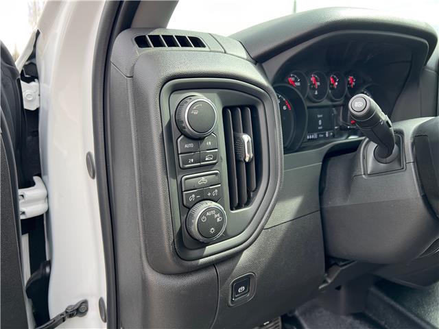 2026 Chevrolet Silverado 1500 Work Truck (Stk: TG339580) in Calgary - Image 17 of 18