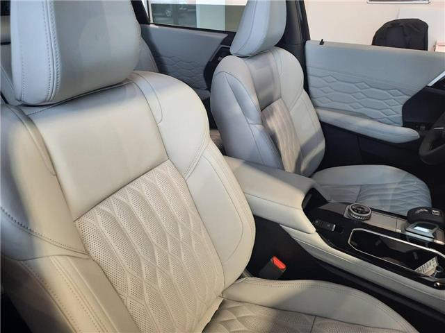 2026 Mitsubishi Outlander SEL (Stk: M882) in Cornwall - Image 8 of 9