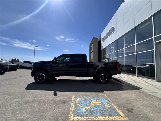 2025 Ford F-350 Platinum (Stk: T86642) in Okotoks - Image 3 of 5