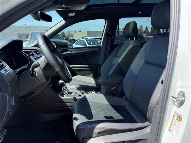 2023 Volkswagen Tiguan Comfortline R-Line Black (Stk: 166342) in London - Image 6 of 11
