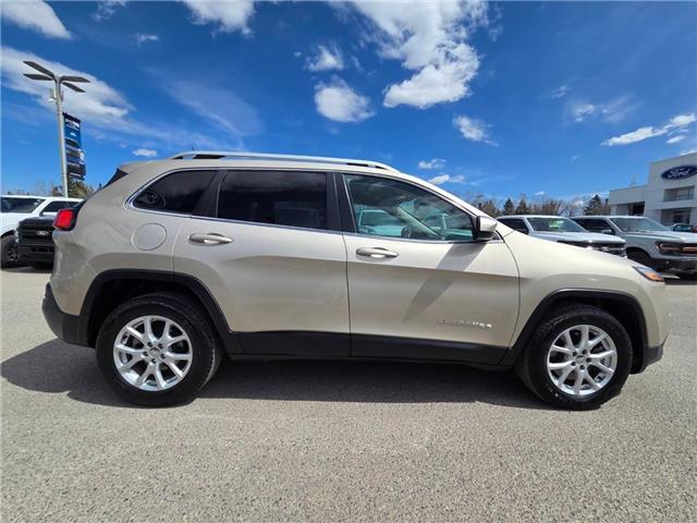2015 Jeep Cherokee North (Stk: 7106A) in Calgary - Image 3 of 9 2015 Jeep Cherokee North (Stk: 7106A) in Calgary - Image 3 of 9