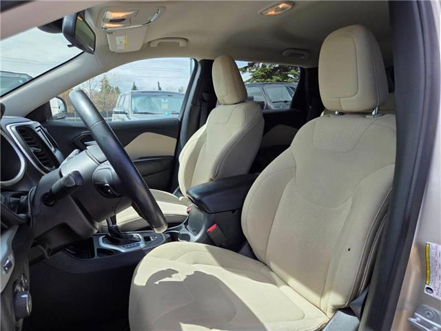 2015 Jeep Cherokee North (Stk: 7106A) in Calgary - Image 8 of 9 2015 Jeep Cherokee North (Stk: 7106A) in Calgary - Image 8 of 9