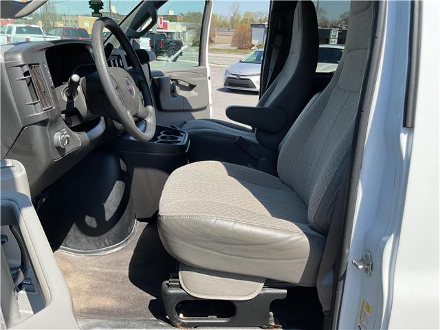 2021 GMC Savana 2500 LT (Stk: 260499) in Kingston - Image 17 of 33