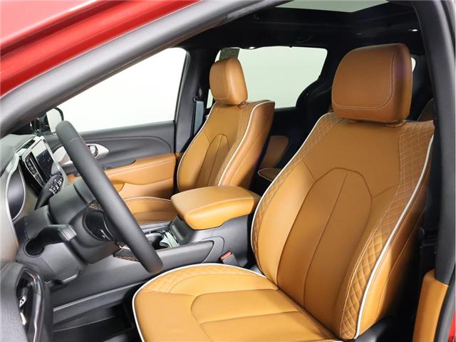 2026 Chrysler Pacifica Pinnacle (Stk: 26T219) in Calgary - Image 14 of 20 2026 Chrysler Pacifica Pinnacle (Stk: 26T219) in Calgary - Image 14 of 20