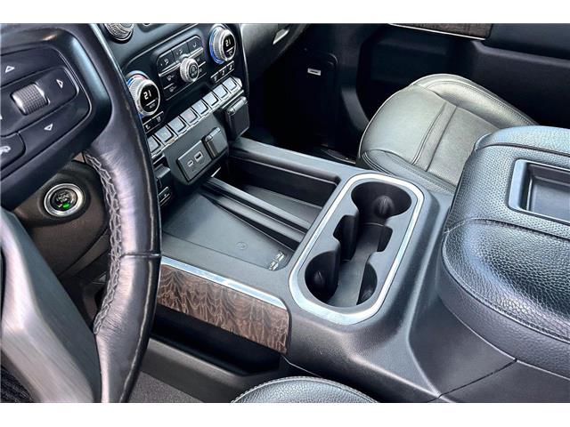 2022 GMC Sierra 3500HD Denali (Stk: 55758U) in Calgary - Image 14 of 35