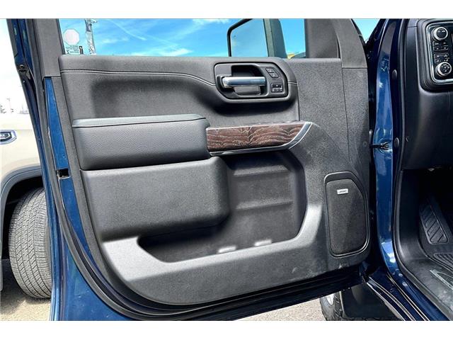 2022 GMC Sierra 3500HD Denali (Stk: 55758U) in Calgary - Image 18 of 35