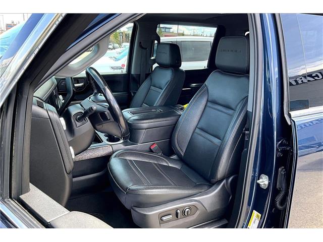 2022 GMC Sierra 3500HD Denali (Stk: 55758U) in Calgary - Image 26 of 35
