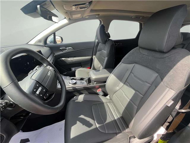 2026 Kia Sportage Hybrid SX w/Red Interior (Stk: SP26074) in Cold Lake - Image 9 of 25 2026 Kia Sportage Hybrid SX w/Red Interior (Stk: SP26074) in Cold Lake - Image 9 of 25