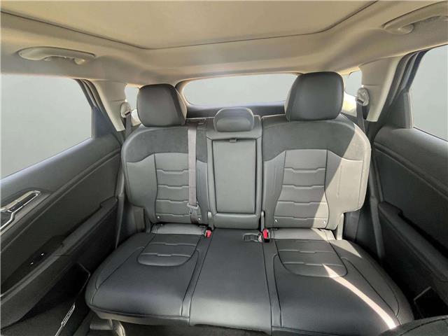 2026 Kia Sportage Hybrid SX w/Red Interior (Stk: SP26074) in Cold Lake - Image 13 of 25 2026 Kia Sportage Hybrid SX w/Red Interior (Stk: SP26074) in Cold Lake - Image 13 of 25