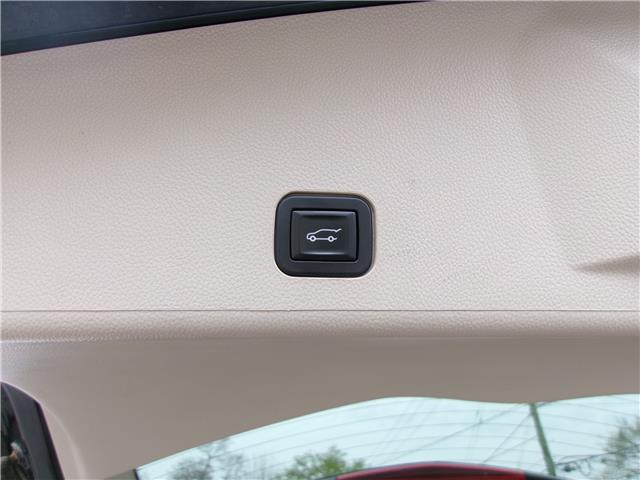 2014 Cadillac SRX Luxury in Kitchener - Image 16 of 26