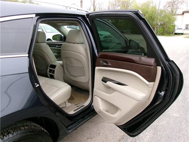 2014 Cadillac SRX Luxury in Kitchener - Image 17 of 26
