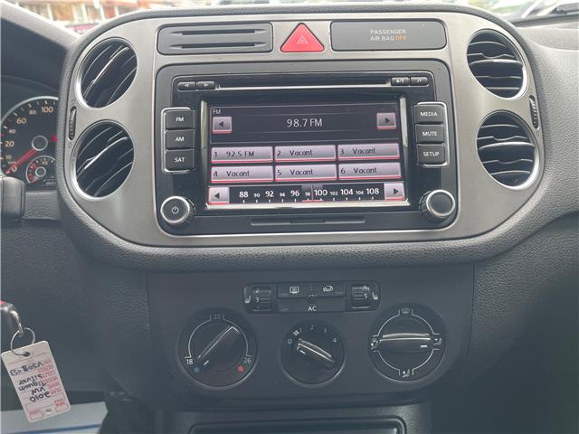 2010 Volkswagen Tiguan 2.0 TSI Highline (Stk: V508453) in Scarborough - Image 17 of 20