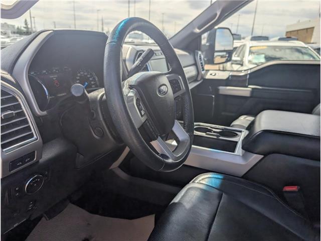 2017 Ford F-350 Lariat (Stk: 19493A) in Calgary - Image 2 of 28 2017 Ford F-350 Lariat (Stk: 19493A) in Calgary - Image 2 of 28
