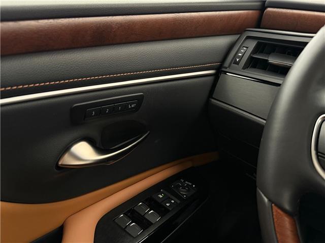 2025 Lexus ES 300h Base (Stk: 250949L) in Calgary - Image 11 of 18