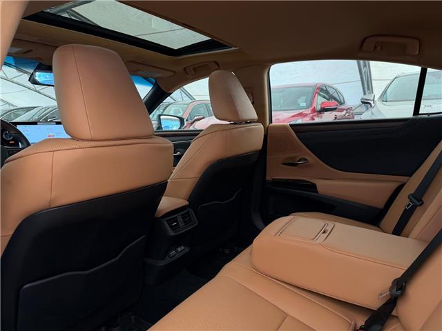 2025 Lexus ES 300h Base (Stk: 250949L) in Calgary - Image 16 of 18