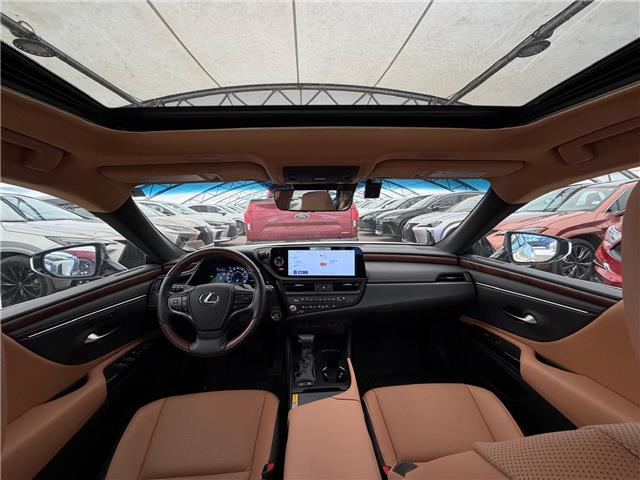 2025 Lexus ES 300h Base (Stk: 250949L) in Calgary - Image 8 of 18