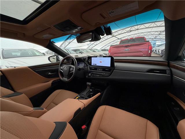 2025 Lexus ES 300h Base (Stk: 250949L) in Calgary - Image 9 of 18