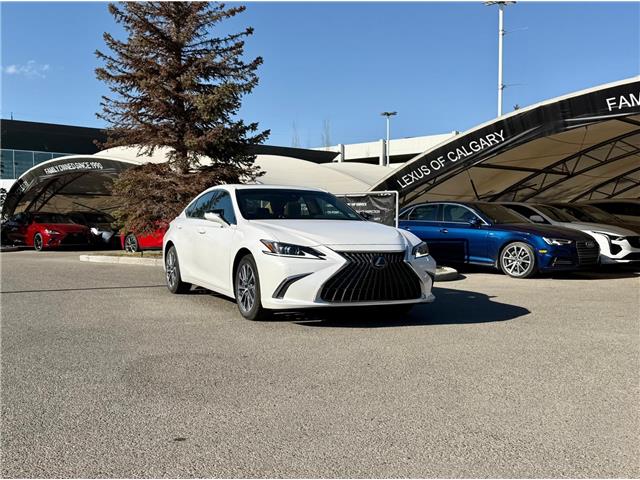 2025 Lexus ES 300h Base (Stk: 250949L) in Calgary - Image 1 of 18