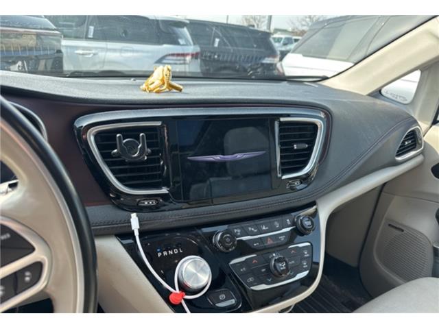 2019 Chrysler Pacifica Limited (Stk: T1012Z) in Oakville - Image 9 of 10
